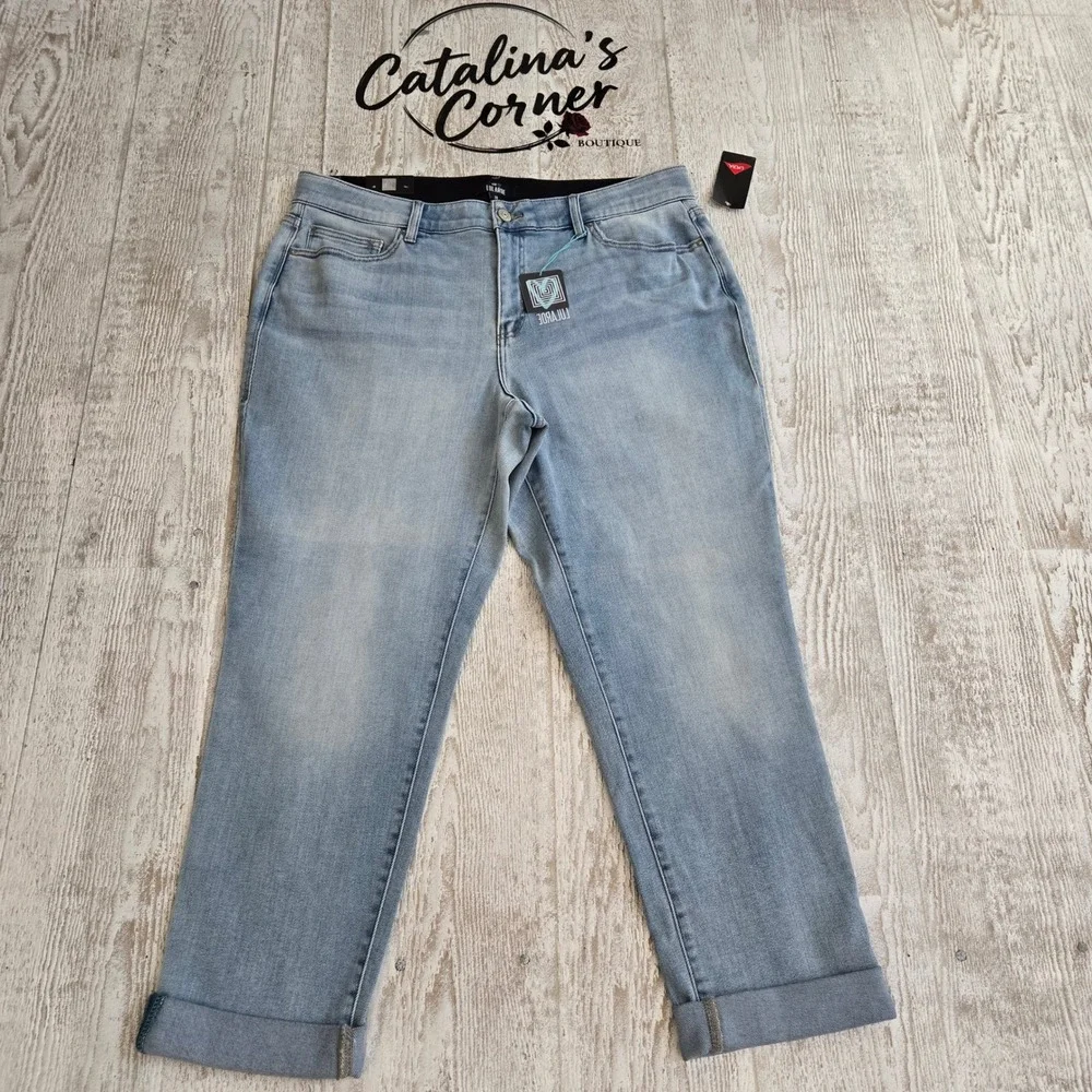 NWT LuLaRoe The Boyfriend Jeans Light Wash Cuffed Stretch Denim Size 38